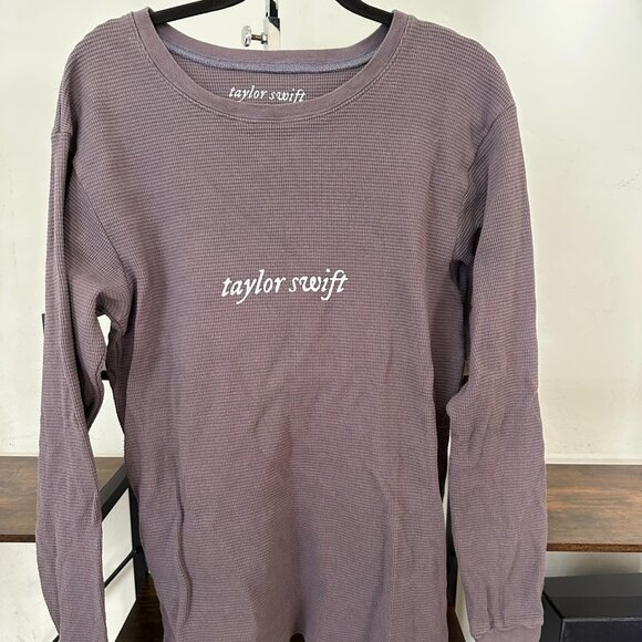 Taylor Swift Invisible String Long Sleeve Thermal L - Picture 1 of 3